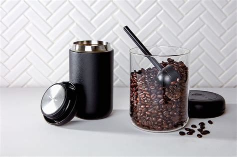 storage container for coffee mugs